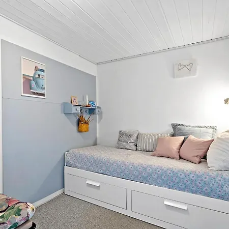 3 Bedroom Cozy In Juelsminde Sonderby (Midtjylland)